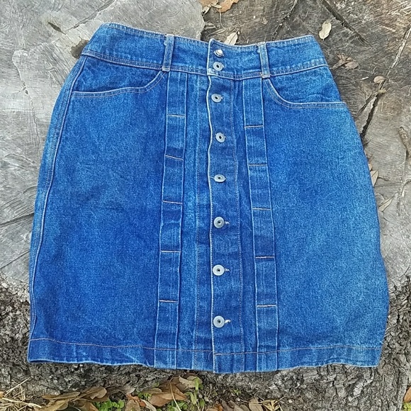 Vintage Dresses & Skirts - 💙Vintage button down skirt UNIQUELY BUTTONED💙
